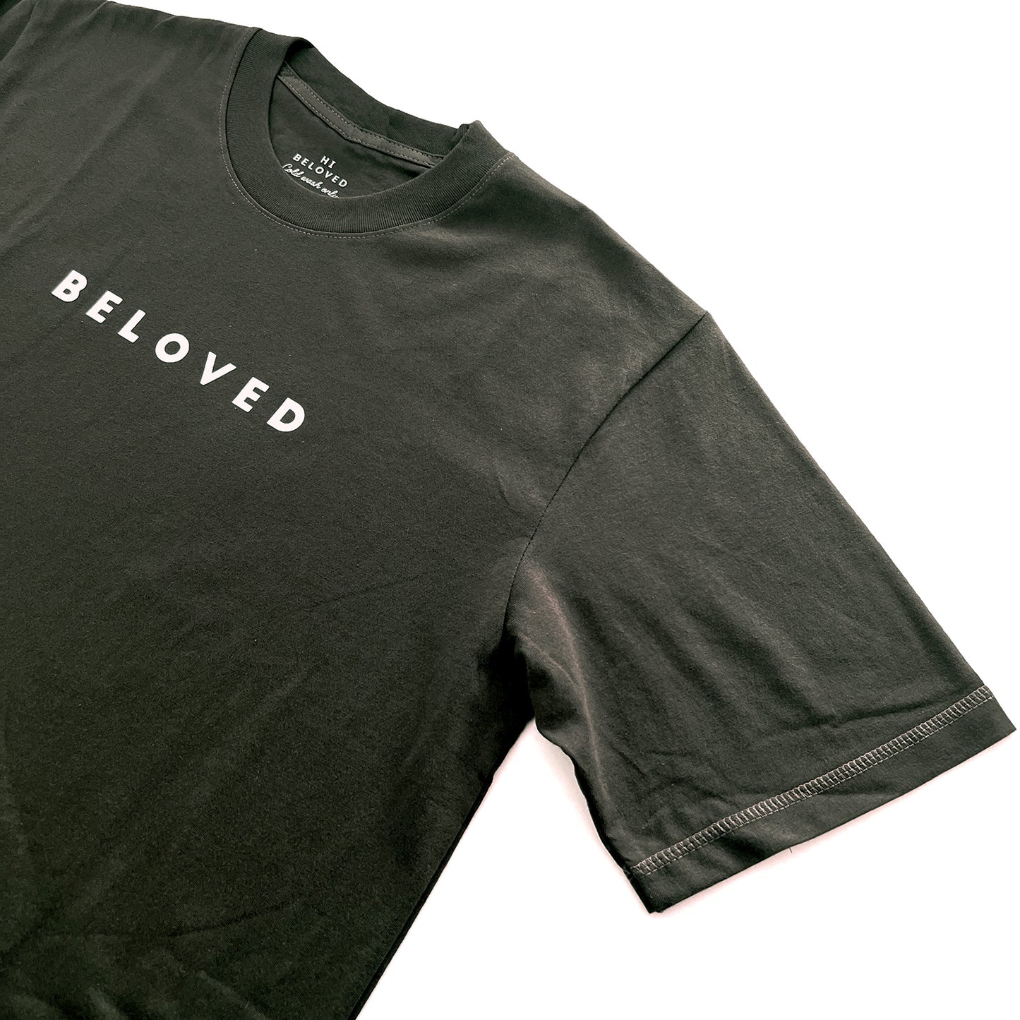 T-Shirt "Simply Beloved" in green army